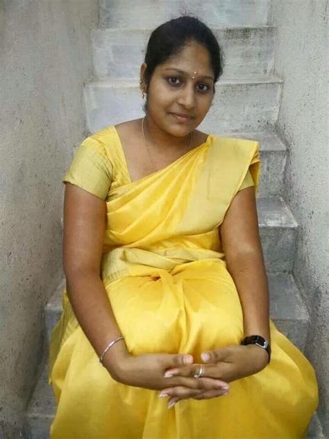 Tamil aunty mulai and pundai porn pictures on NudeIndians